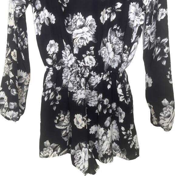 Design Lab Romper High Neck Shorts Long Sleeve Floral Black Grey White XS NWOT - Picture 6 of 14